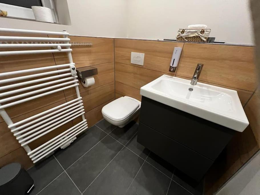 Apartamento Boarding House Am Ahnepark Vellmar Exterior foto